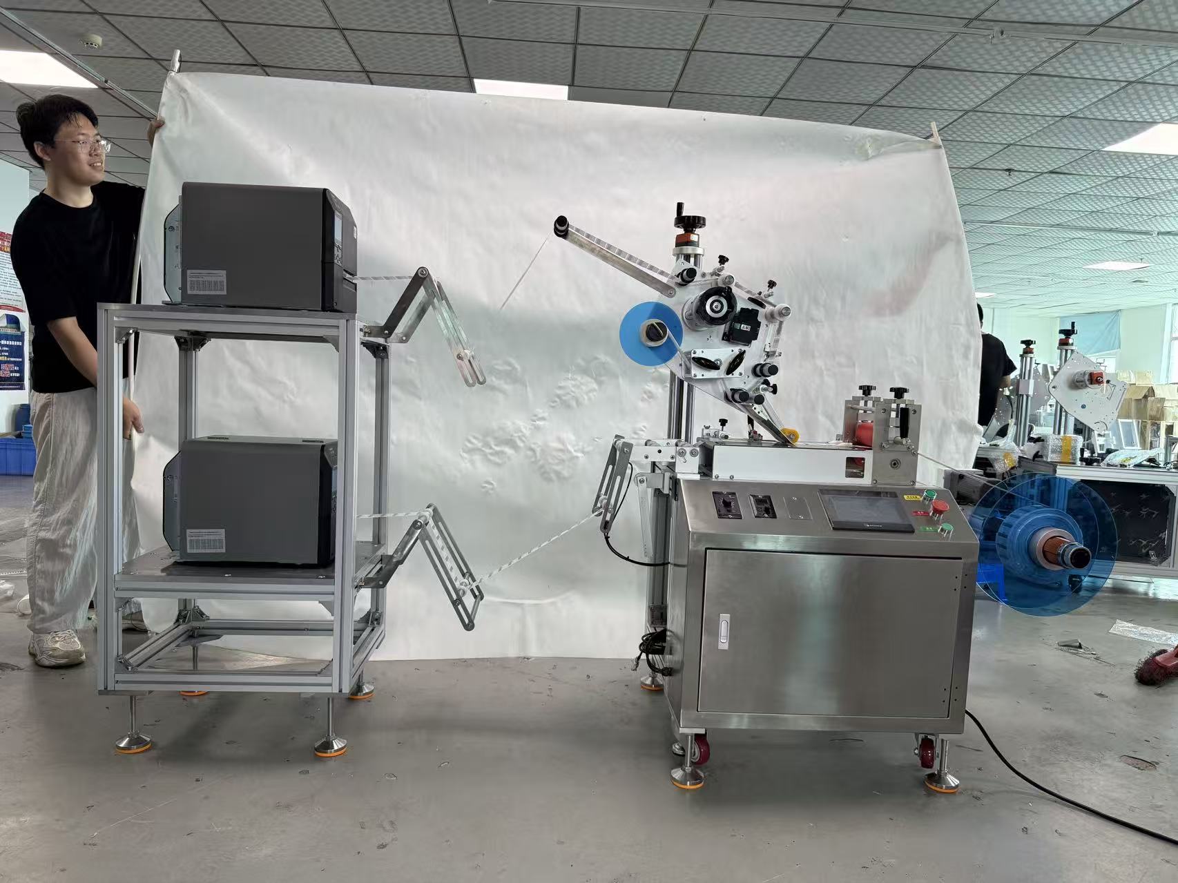 Double-head Roll-to-Roll Labeling Machine with Printing Function