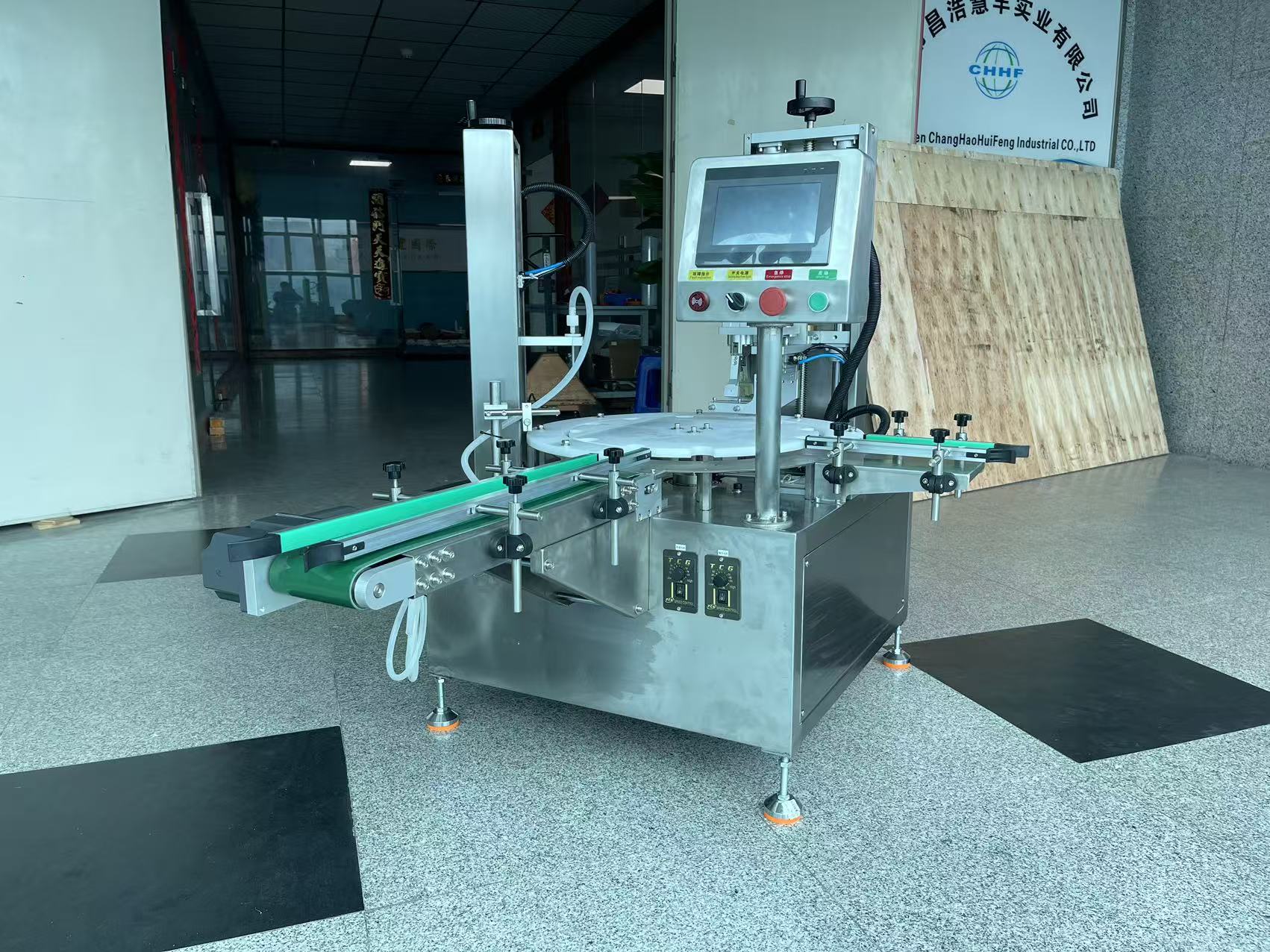 bottle filling and sealing machine